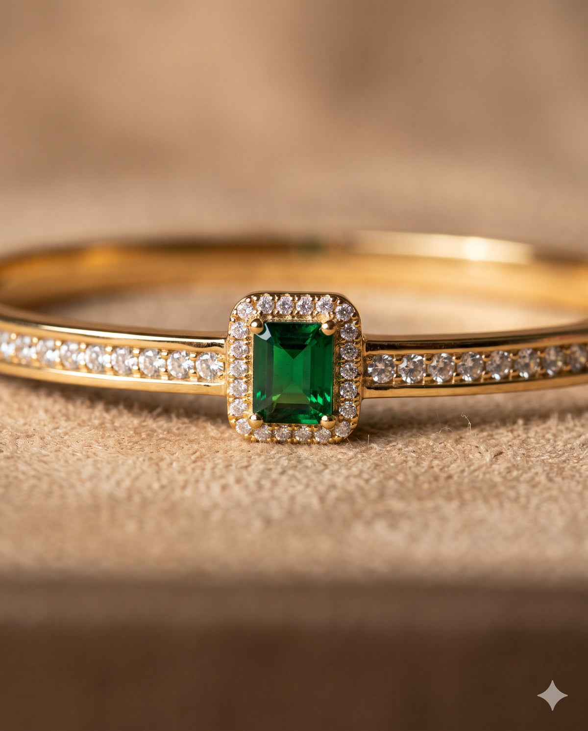 Green Stone Solitaire Pave Kada